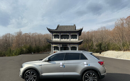 Volkswagen T-Roc I, 2023 год, 1 670 000 рублей, 9 фотография