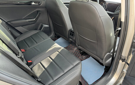 Volkswagen T-Roc I, 2023 год, 1 670 000 рублей, 14 фотография