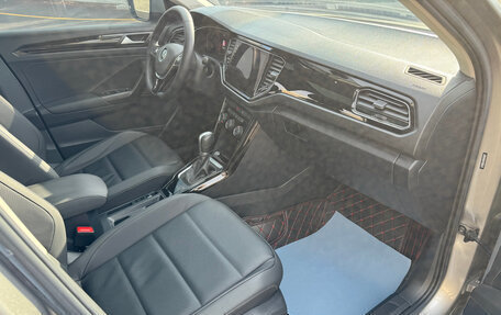 Volkswagen T-Roc I, 2023 год, 1 670 000 рублей, 13 фотография