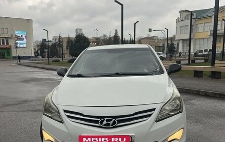 Hyundai Solaris II рестайлинг, 2015 год, 915 000 рублей, 3 фотография
