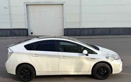 Toyota Prius, 2011 год, 975 000 рублей, 9 фотография