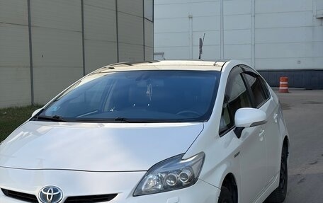Toyota Prius, 2011 год, 975 000 рублей, 3 фотография