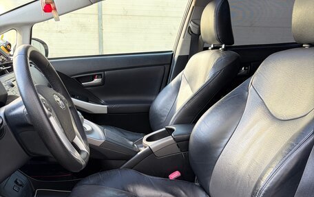 Toyota Prius, 2011 год, 975 000 рублей, 17 фотография