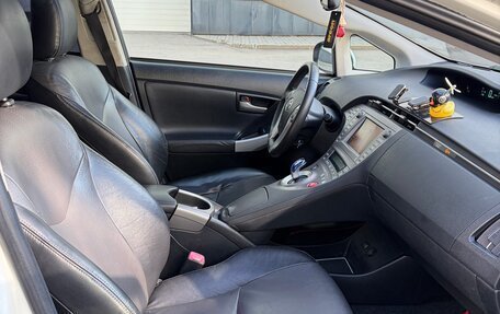 Toyota Prius, 2011 год, 975 000 рублей, 21 фотография