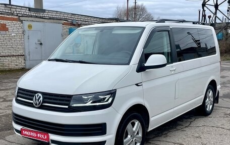 Volkswagen Caravelle T6 рестайлинг, 2016 год, 2 450 000 рублей, 1 фотография