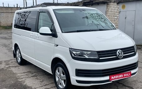 Volkswagen Caravelle T6 рестайлинг, 2016 год, 2 450 000 рублей, 3 фотография