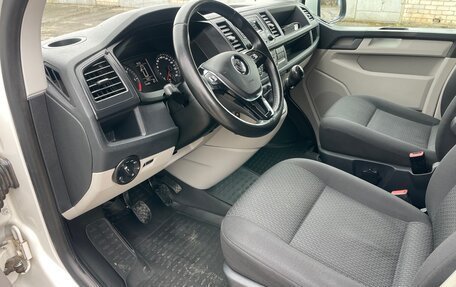 Volkswagen Caravelle T6 рестайлинг, 2016 год, 2 450 000 рублей, 9 фотография