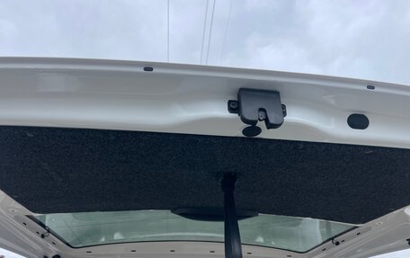 Volkswagen Caravelle T6 рестайлинг, 2016 год, 2 450 000 рублей, 15 фотография