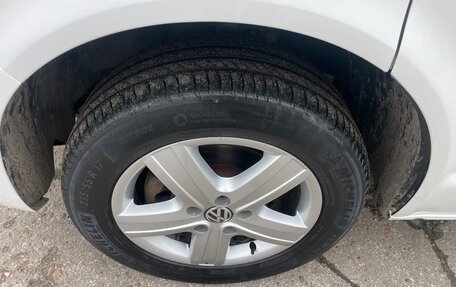 Volkswagen Caravelle T6 рестайлинг, 2016 год, 2 450 000 рублей, 17 фотография