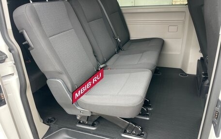 Volkswagen Caravelle T6 рестайлинг, 2016 год, 2 450 000 рублей, 12 фотография