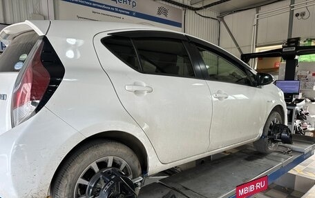 Toyota Aqua I, 2015 год, 980 000 рублей, 9 фотография