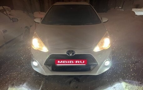 Toyota Aqua I, 2015 год, 980 000 рублей, 10 фотография