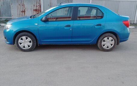 Renault Logan II, 2017 год, 720 000 рублей, 2 фотография