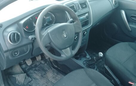 Renault Logan II, 2017 год, 720 000 рублей, 7 фотография