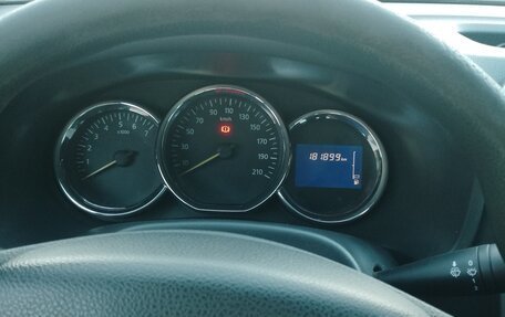 Renault Logan II, 2017 год, 720 000 рублей, 10 фотография