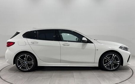 BMW 1 серия, 2022 год, 1 440 000 рублей, 6 фотография