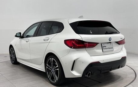 BMW 1 серия, 2022 год, 1 440 000 рублей, 5 фотография