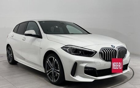 BMW 1 серия, 2022 год, 1 440 000 рублей, 2 фотография