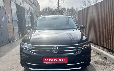 Volkswagen Tiguan II, 2021 год, 3 500 000 рублей, 1 фотография