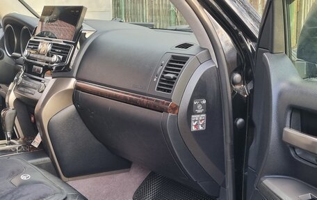 Toyota Land Cruiser 200, 2010 год, 2 850 000 рублей, 4 фотография