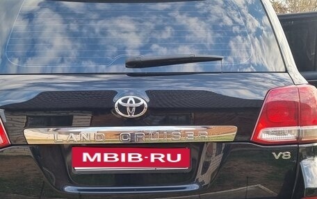 Toyota Land Cruiser 200, 2010 год, 2 850 000 рублей, 8 фотография