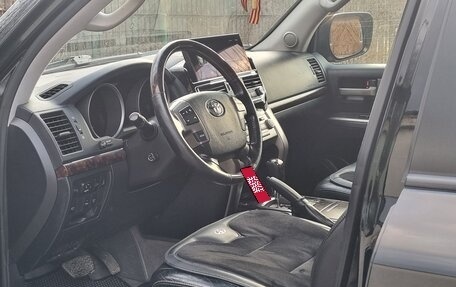 Toyota Land Cruiser 200, 2010 год, 2 850 000 рублей, 10 фотография