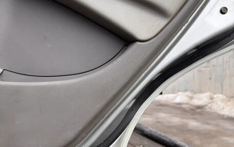 Nissan Tino, 1999 год, 250 000 рублей, 9 фотография