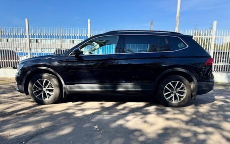 Volkswagen Tiguan II, 2019 год, 2 500 000 рублей, 4 фотография