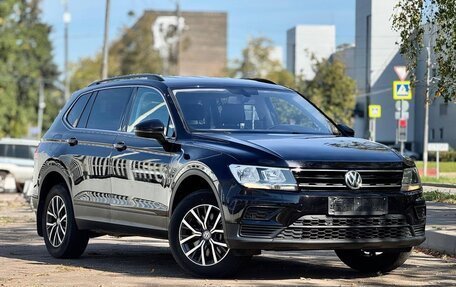 Volkswagen Tiguan II, 2019 год, 2 500 000 рублей, 1 фотография
