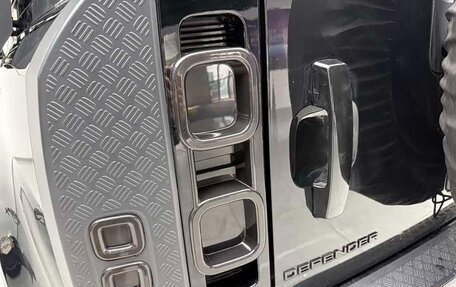 Land Rover Defender II, 2023 год, 12 940 000 рублей, 15 фотография
