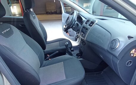 Renault Logan II, 2019 год, 1 100 000 рублей, 25 фотография