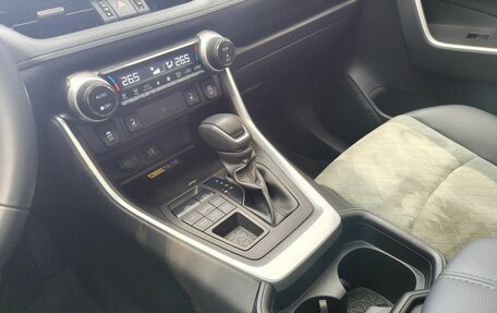 Toyota RAV4, 2025 год, 4 200 000 рублей, 11 фотография