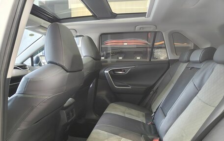 Toyota RAV4, 2025 год, 4 200 000 рублей, 14 фотография