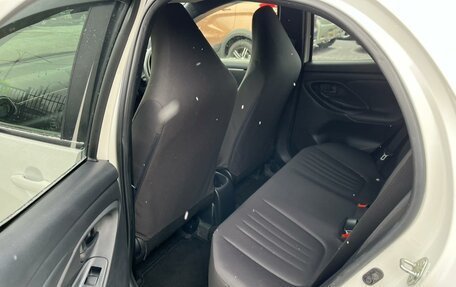 Toyota Yaris, 2020 год, 1 099 000 рублей, 11 фотография