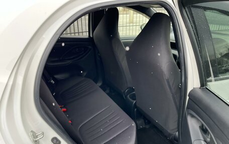 Toyota Yaris, 2020 год, 1 099 000 рублей, 13 фотография