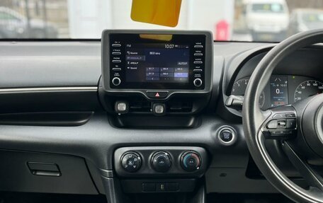 Toyota Yaris, 2020 год, 1 099 000 рублей, 20 фотография