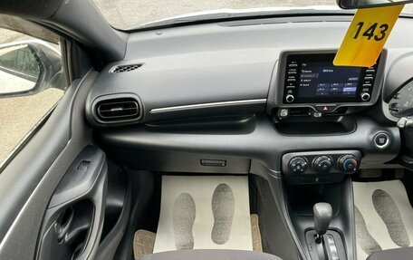 Toyota Yaris, 2020 год, 1 099 000 рублей, 18 фотография