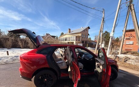 Jaguar F-Pace, 2017 год, 2 350 000 рублей, 6 фотография