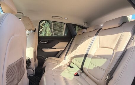 Jaguar F-Pace, 2017 год, 2 350 000 рублей, 15 фотография