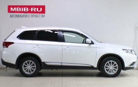 Mitsubishi Outlander III рестайлинг 3, 2018 год, 2 029 000 рублей, 8 фотография