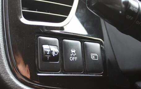 Mitsubishi Outlander III рестайлинг 3, 2018 год, 2 029 000 рублей, 10 фотография