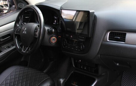 Mitsubishi Outlander III рестайлинг 3, 2018 год, 2 029 000 рублей, 20 фотография