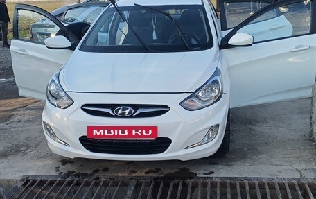 Hyundai Solaris II рестайлинг, 2012 год, 765 000 рублей, 7 фотография