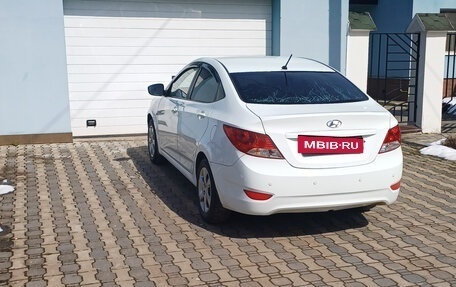 Hyundai Solaris II рестайлинг, 2012 год, 765 000 рублей, 3 фотография
