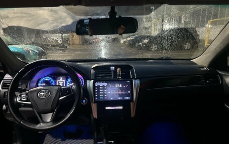 Toyota Camry, 2017 год, 1 590 000 рублей, 4 фотография