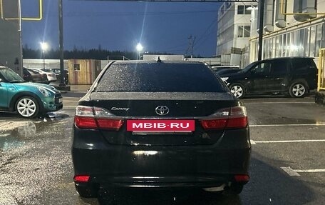 Toyota Camry, 2017 год, 1 590 000 рублей, 3 фотография