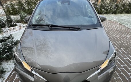 Toyota Yaris III рестайлинг, 2019 год, 1 680 000 рублей, 2 фотография