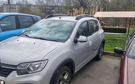 Renault Logan II, 2020 год, 1 150 000 рублей, 2 фотография