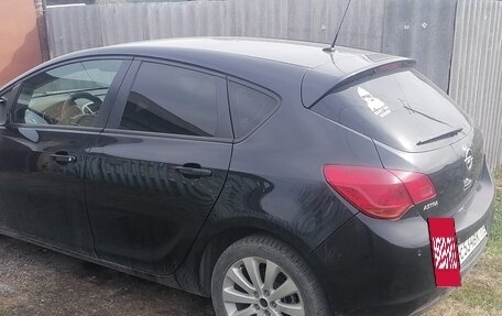 Opel Astra J, 2011 год, 400 000 рублей, 4 фотография