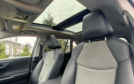 Toyota RAV4, 2025 год, 4 100 000 рублей, 9 фотография